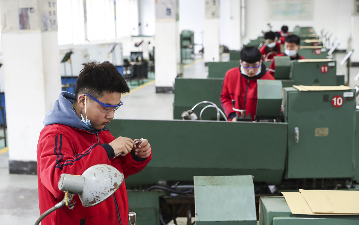 郑州商贸技师学院的机电一体化中高级工初中生就业容易吗 郑州商贸技师学院的机电一体化中高级工初中生就业容易吗