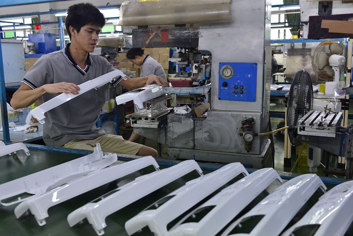 汽车座椅生产车间参观记：规范流程与精益求精