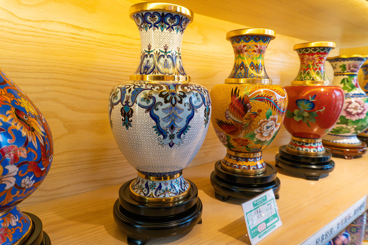 多彩乾坤瓶：中国传统工艺品，带来好运与财富