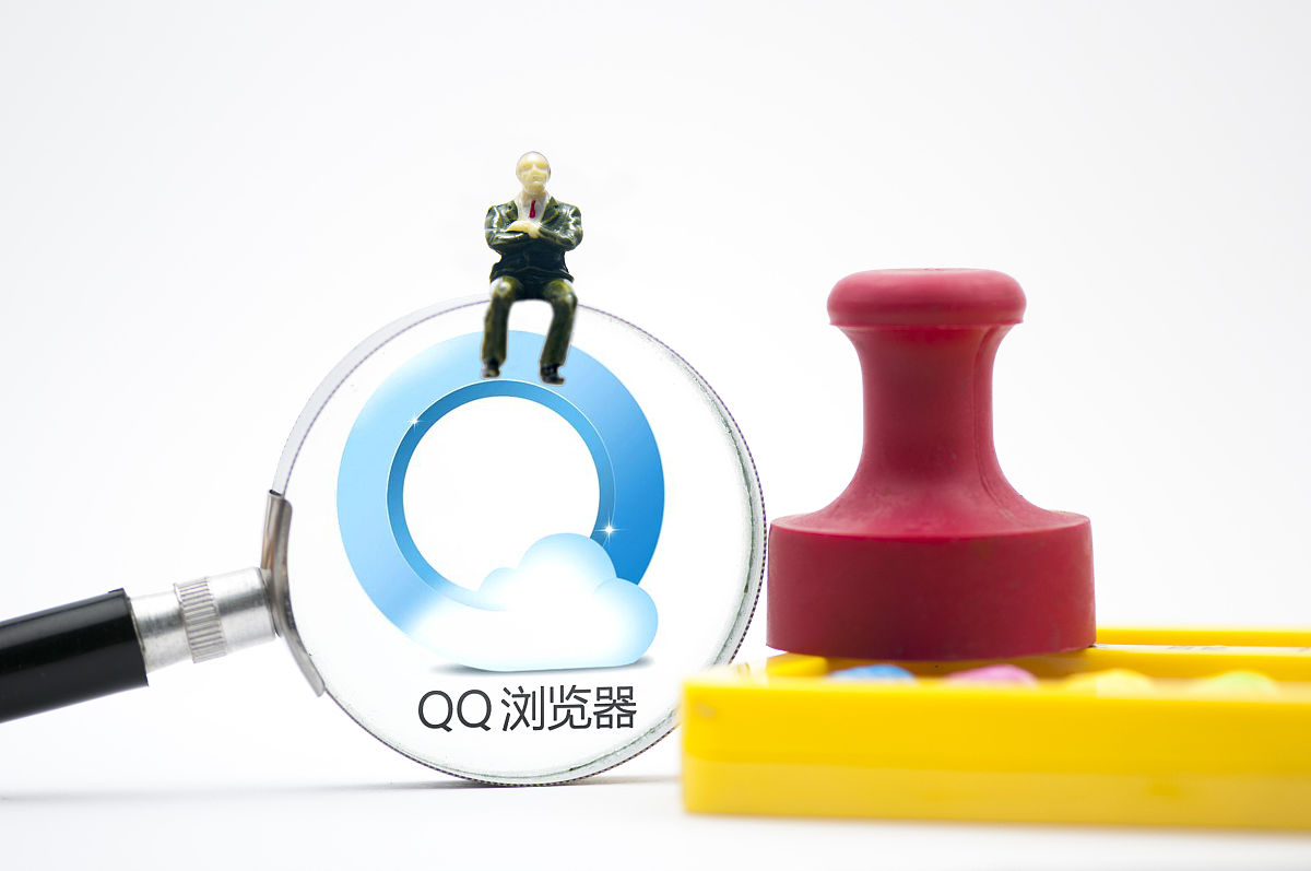 扩写下面的文字降低其重复率；如果内部审计员需要向企业IT或信息系统专家请教则可能降低工作效率并且在一定程度上依赖于专家的看法和意见这将有碍内部审计的独立性和客观性与内部审计的初衷相违背。