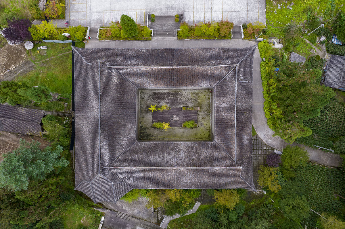 关于四川雅安机电施工总承包二级资质新办及转让多少钱字数