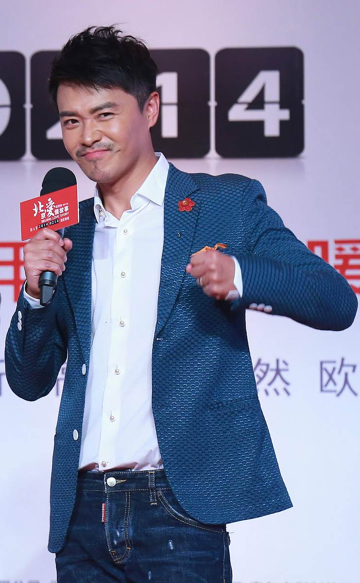 从前有一个孩子叫小明他喜欢上了一个女孩你继续讲