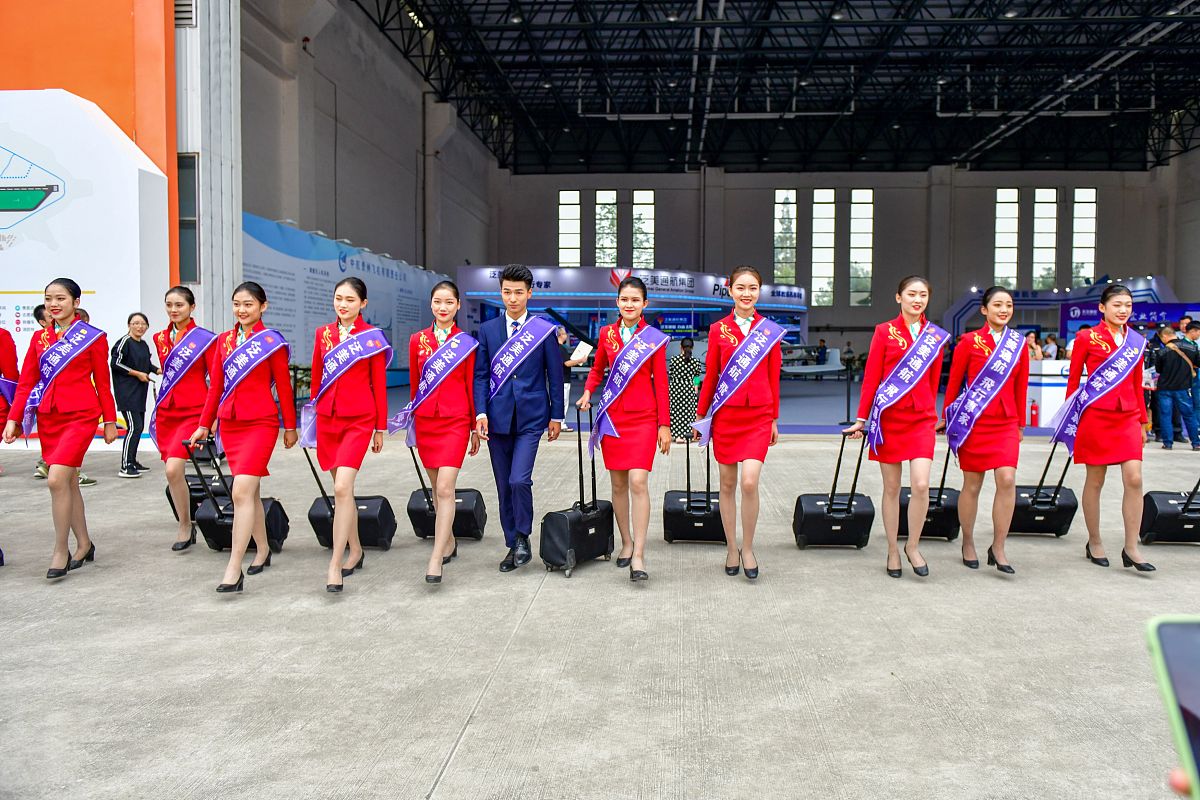 漯河航空空乘学校2022年招生简章_报名条件_学费 漯河航空空乘学校2022年招生简章_报名条件_学费