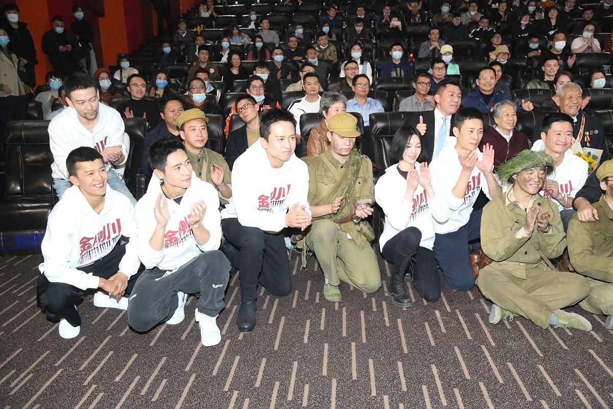 《巨齿鲨2》：吴京揭秘拍摄初衷，郭帆“任务”打造中国怪兽电影新纪元！