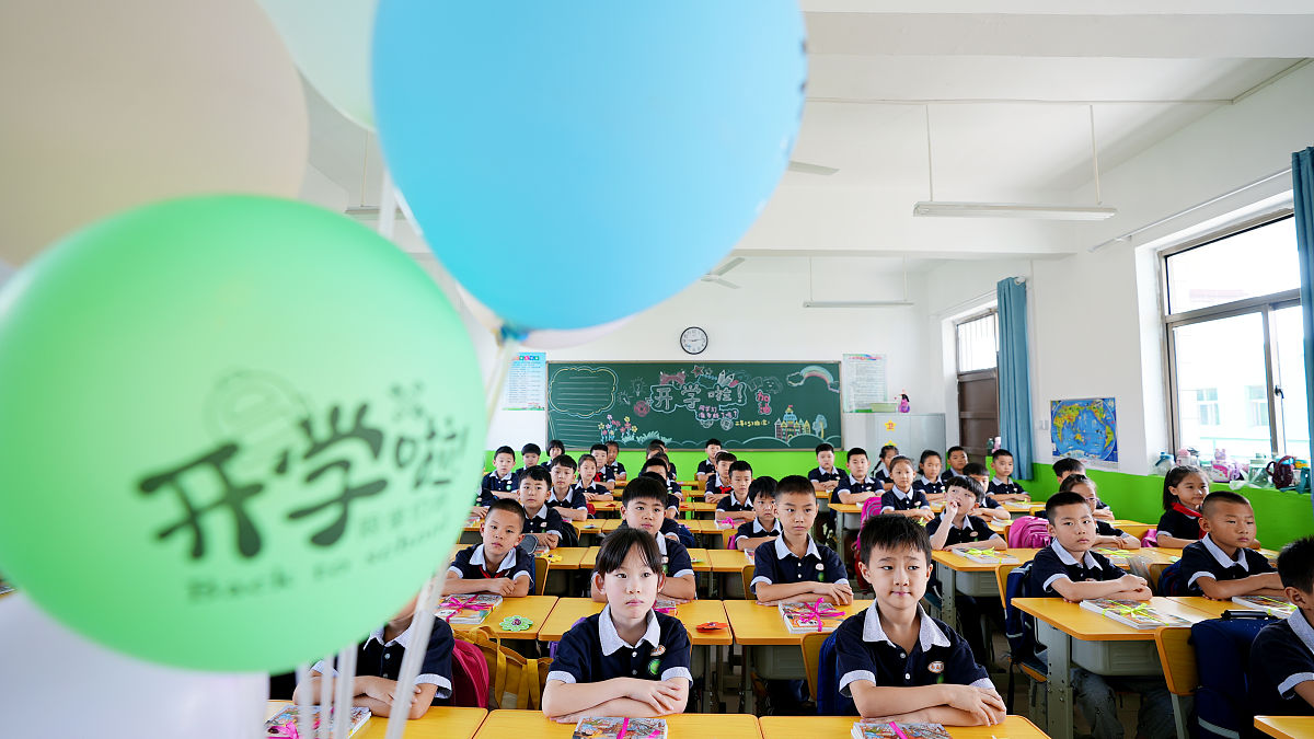 思政部举办‘迎新生，开启新征程’主题活动，引导新生树立正确的人生观