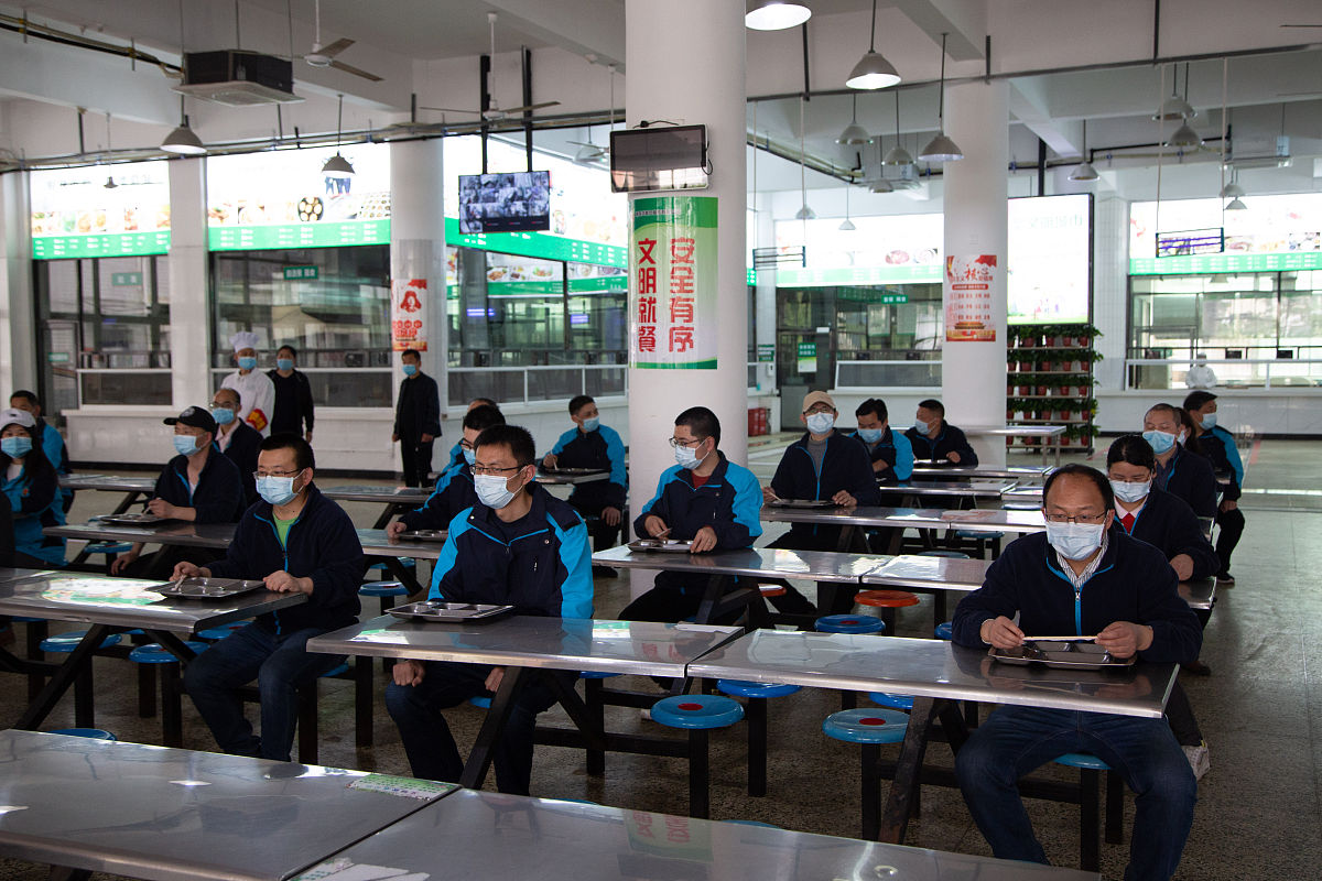 成都卫校教学困境：资源不足、学生素质参差不齐等问题