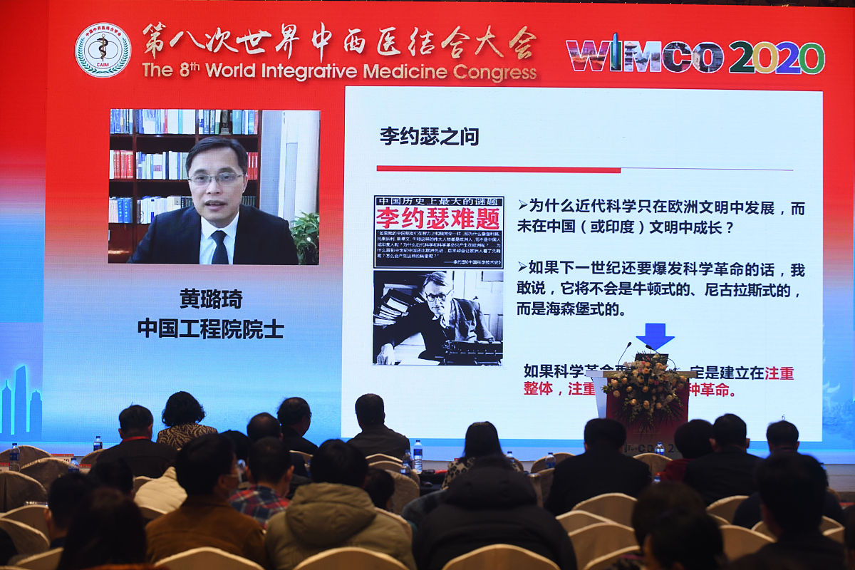 把一下内容整理丰富一些：近几年的期刊方面有很多关于三全育人的研究最近的如：李海涵的《三全育人理念下高校思想政治理论课实践教学路径探究》《中国多媒体与网络教学学报》2019 年 03 期主要研究的是高校思想政治理论课与三全育人的结合并提出相应的路径；王习胜的《三全育人合理性的逻辑诠释》《思想理论教育》2019 年 03 期本篇文章则是从理论上分析和研究三全育人的合理性；杨晓慧的《高等教育三全育人：理