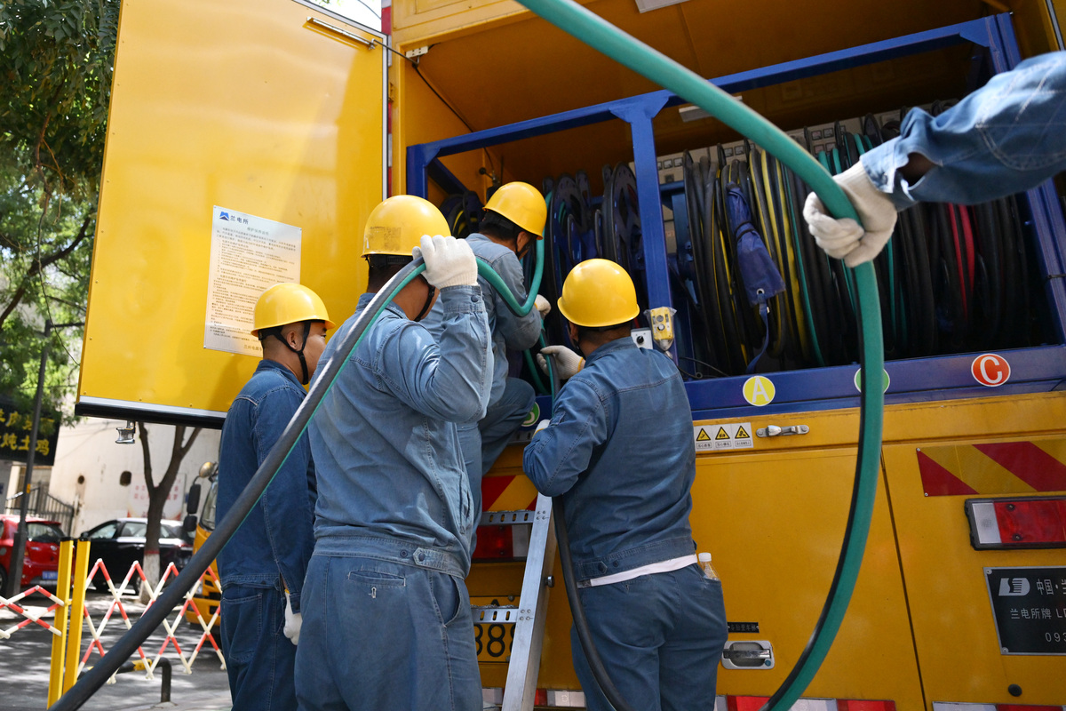 铁路电力电缆运行检修管理方式探索：现状、问题与改进建议