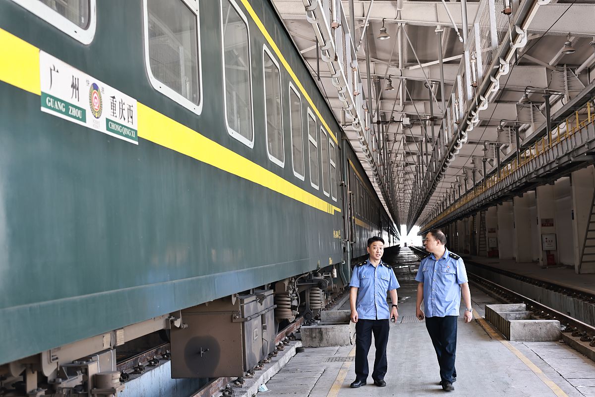 延安航空乘务学校铁道机车车辆制造与维护好不好？有什么招生要求