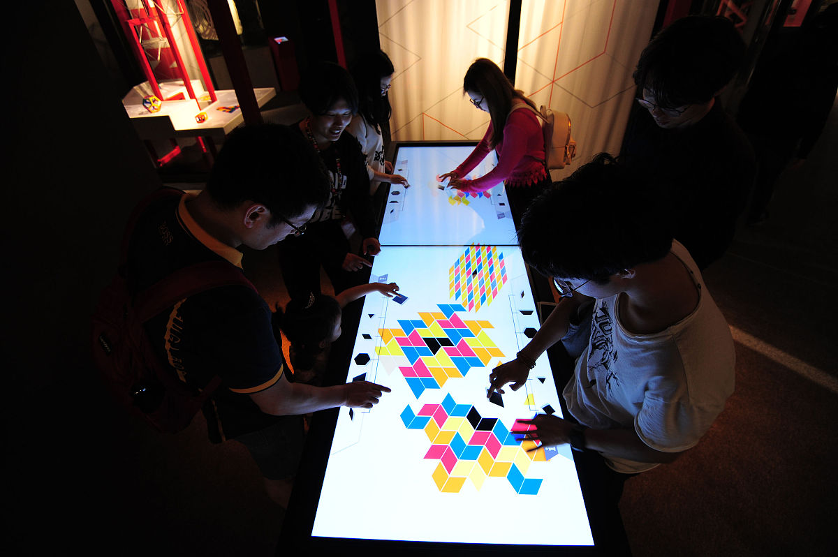 游戏中的社交互动和社交网络：构建虚拟世界中的社交关系