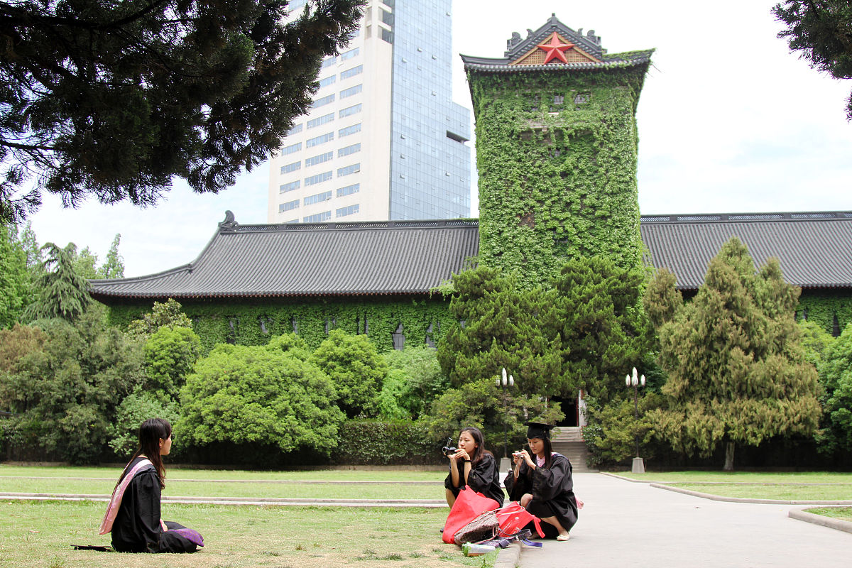 2011年5月9日,南京大学鼓楼校区北大楼.
