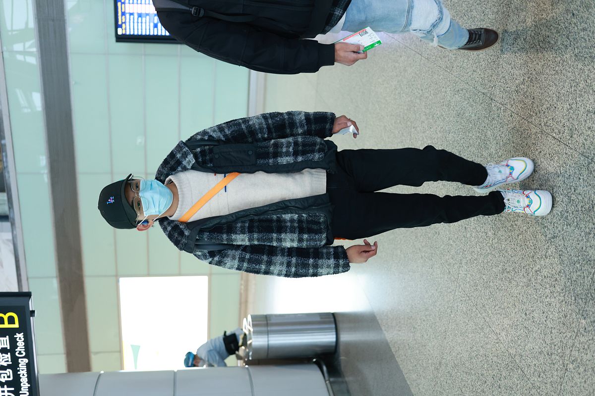 一眼丁真是什么梗？ - 解释“一眼丁真”的含义和起源