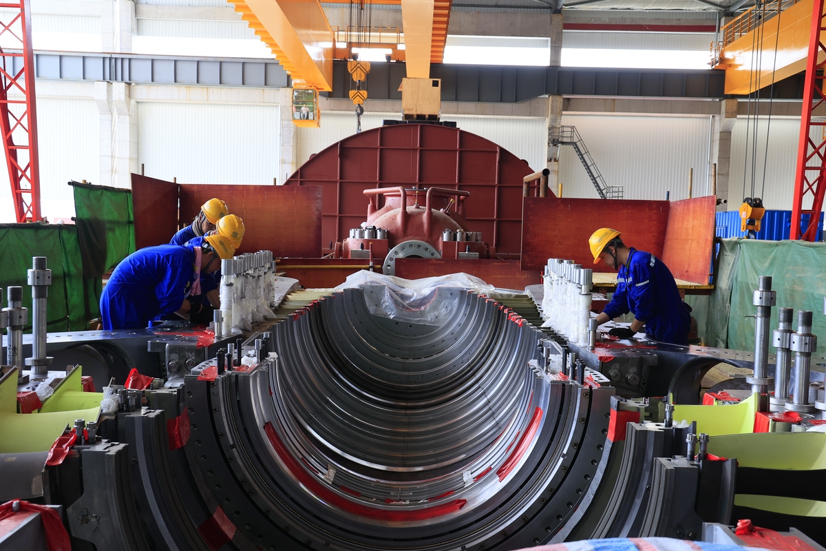 高压辊磨机辊面的重要性