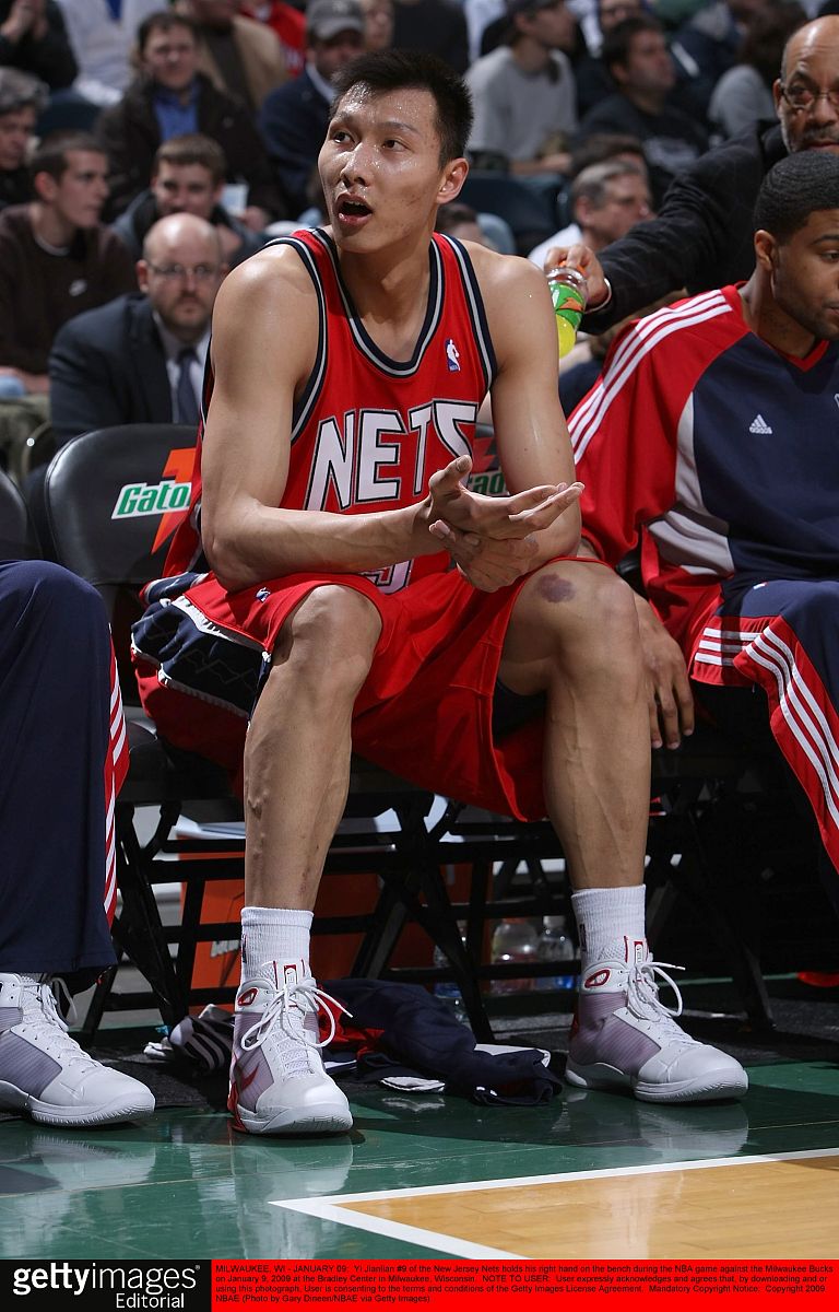 2009年1月9日,08/09nba常规赛,新泽西篮网vs密尔沃基雄鹿.易建联右手