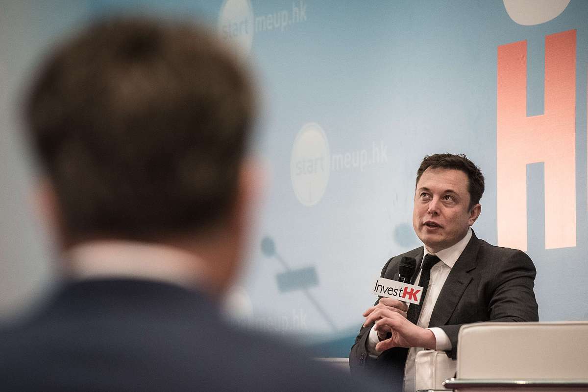 Elon Musk 对人工智能统治的担忧：未来会出现计算机统治者吗？