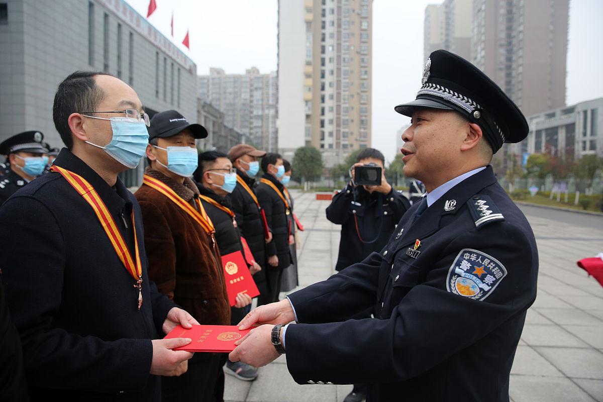 阐述：无锡城管执法人员工作满意度提升促进业务学习积极提升1000字