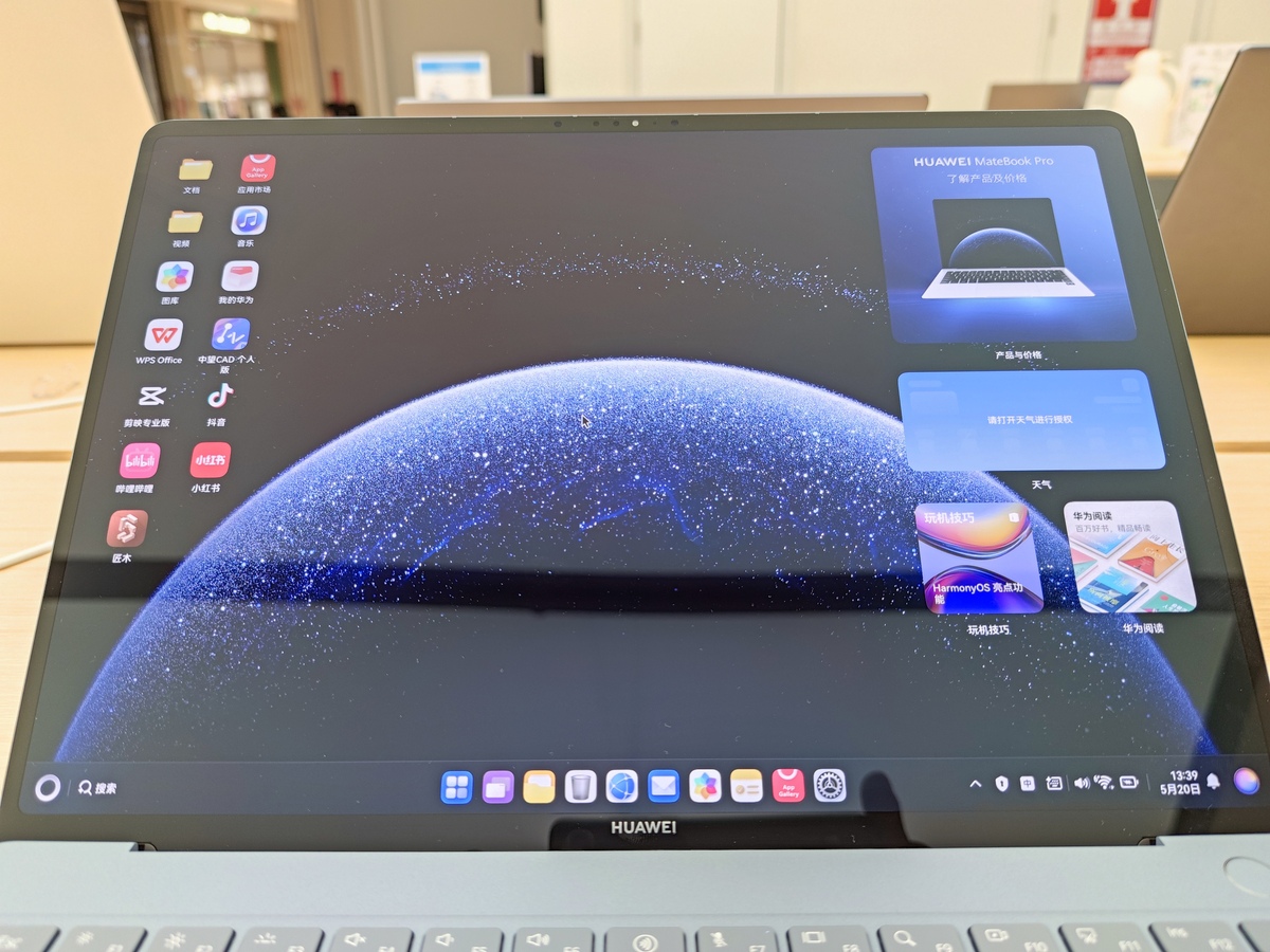 MacBook 特别功能：Retina显示屏、多指触控板、长续航等