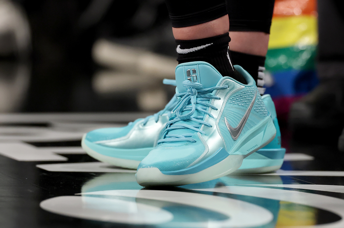 翻译找到Nike Kobe品牌鞋子的高清图片