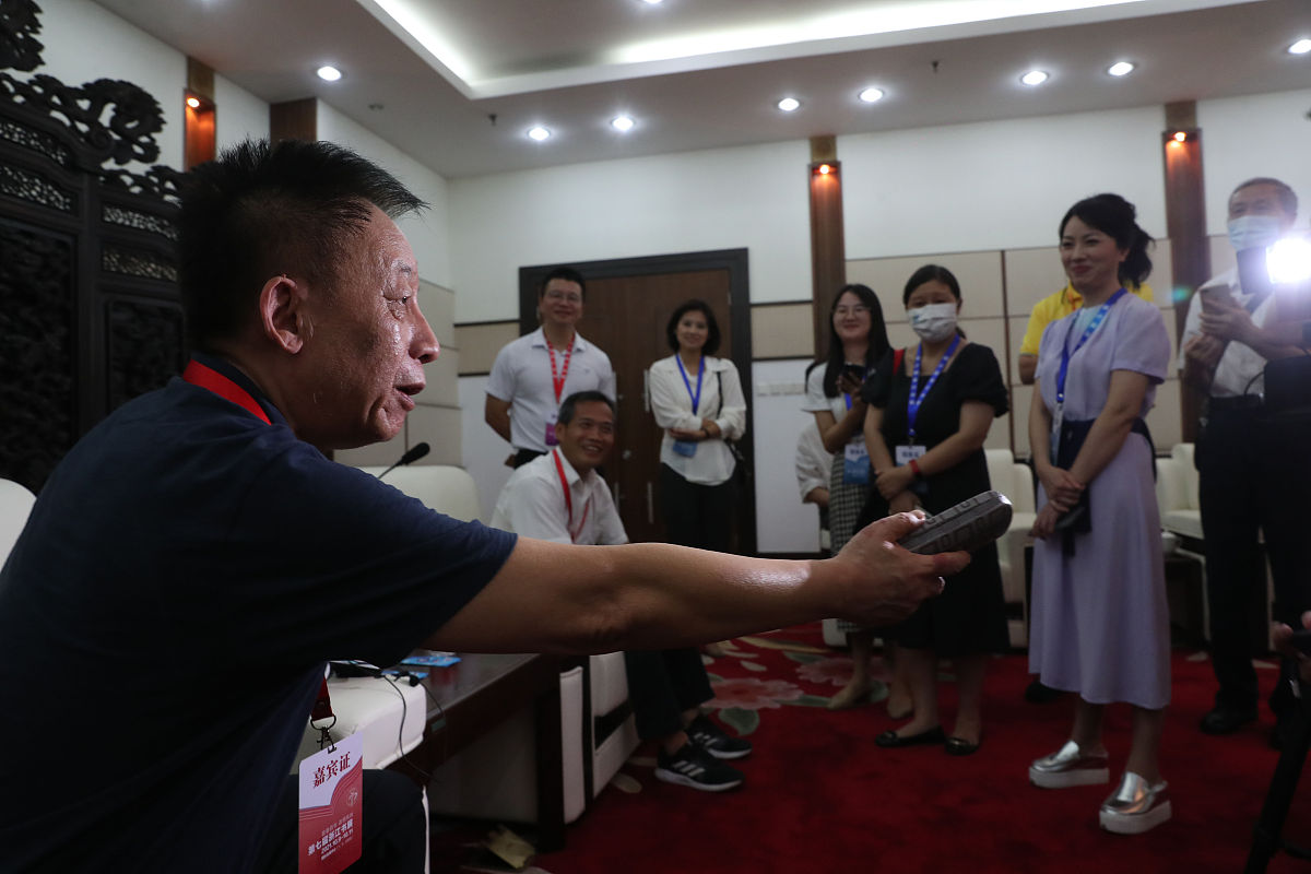 写一篇实习日志内容是关于在畔山酒店市场部实习半个月的内容和感悟按照半月度来写不要按照每天来写