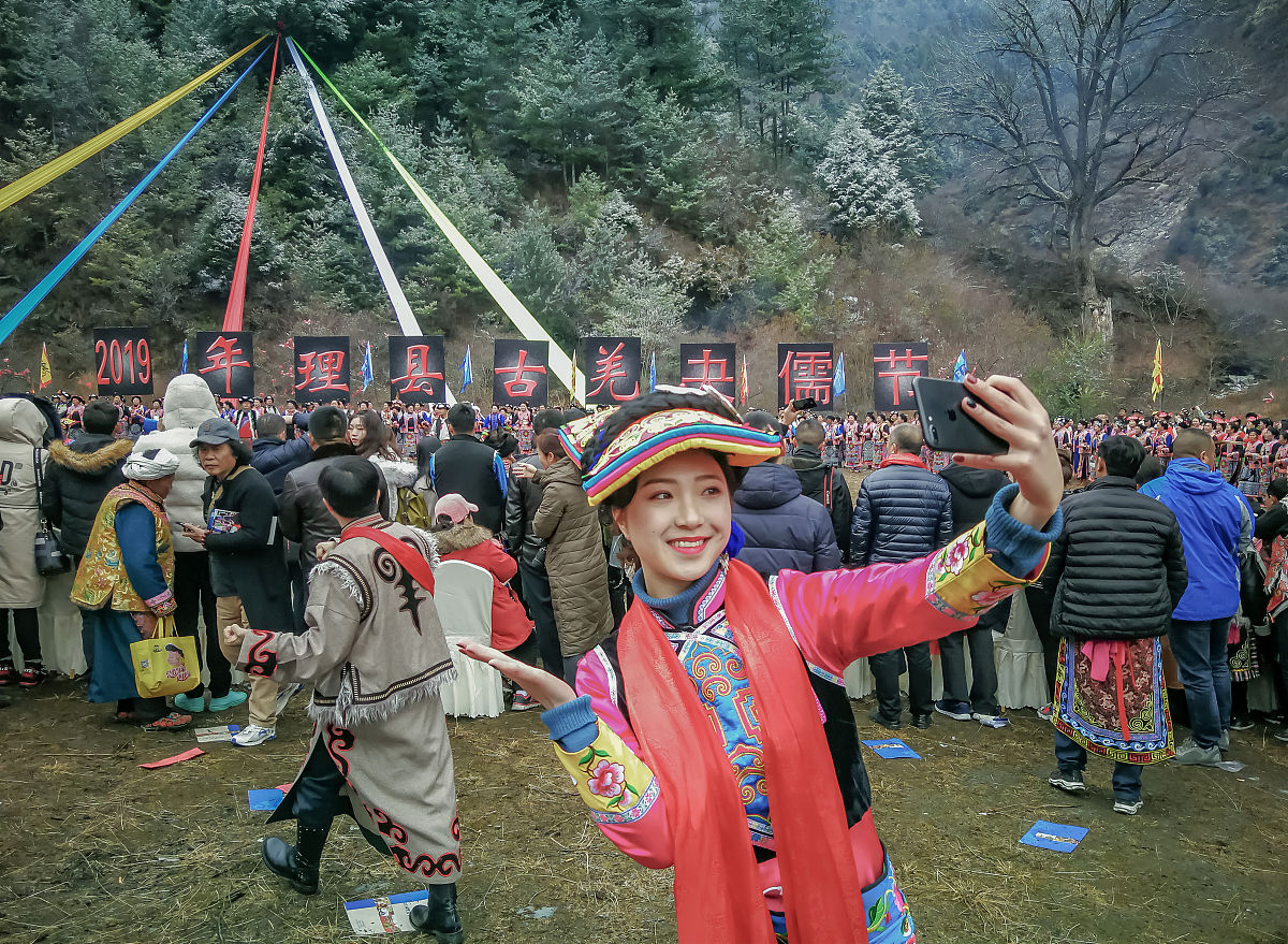 2019年3月8日,四川阿坝州,羌族是一个多才多艺的民族,夬儒节成为羌民