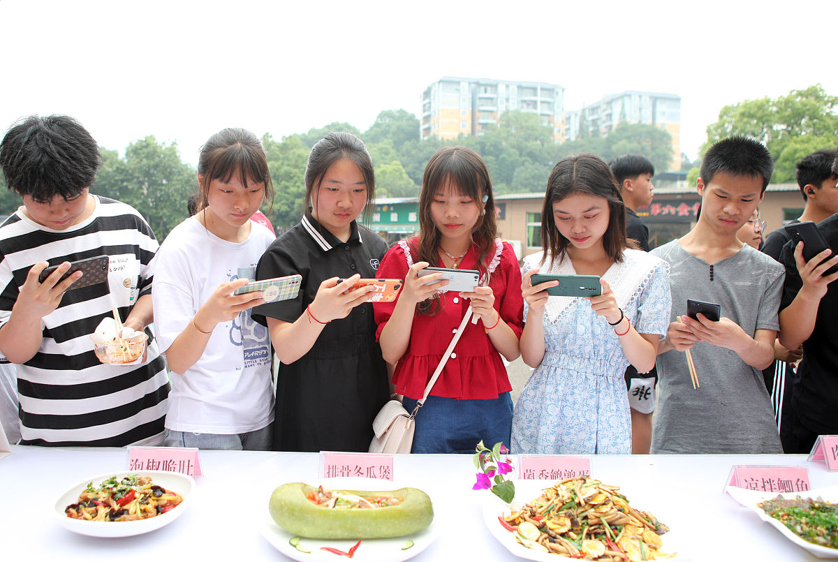 重庆轻工职业学院录取规则及收费标准 - 各专业详解