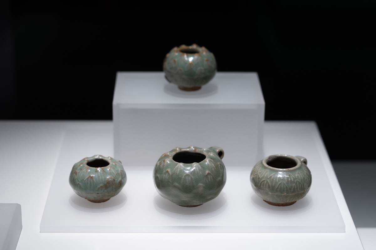 南宋官窑：中国古代制瓷艺术的巅峰之作