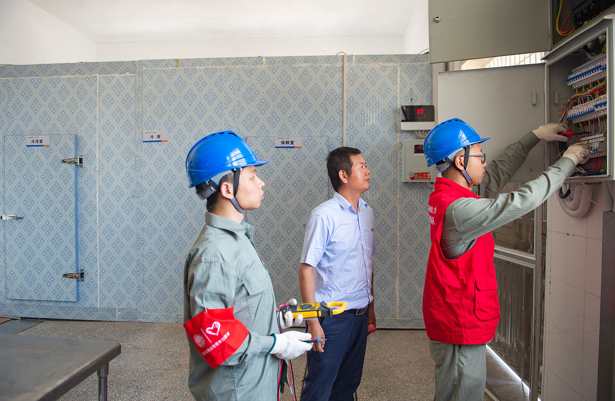 设施设备管理员对设备操作及应急操作鉴定评语