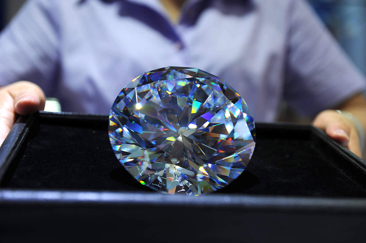 925合成锆石：了解这种新型宝石的优越性能