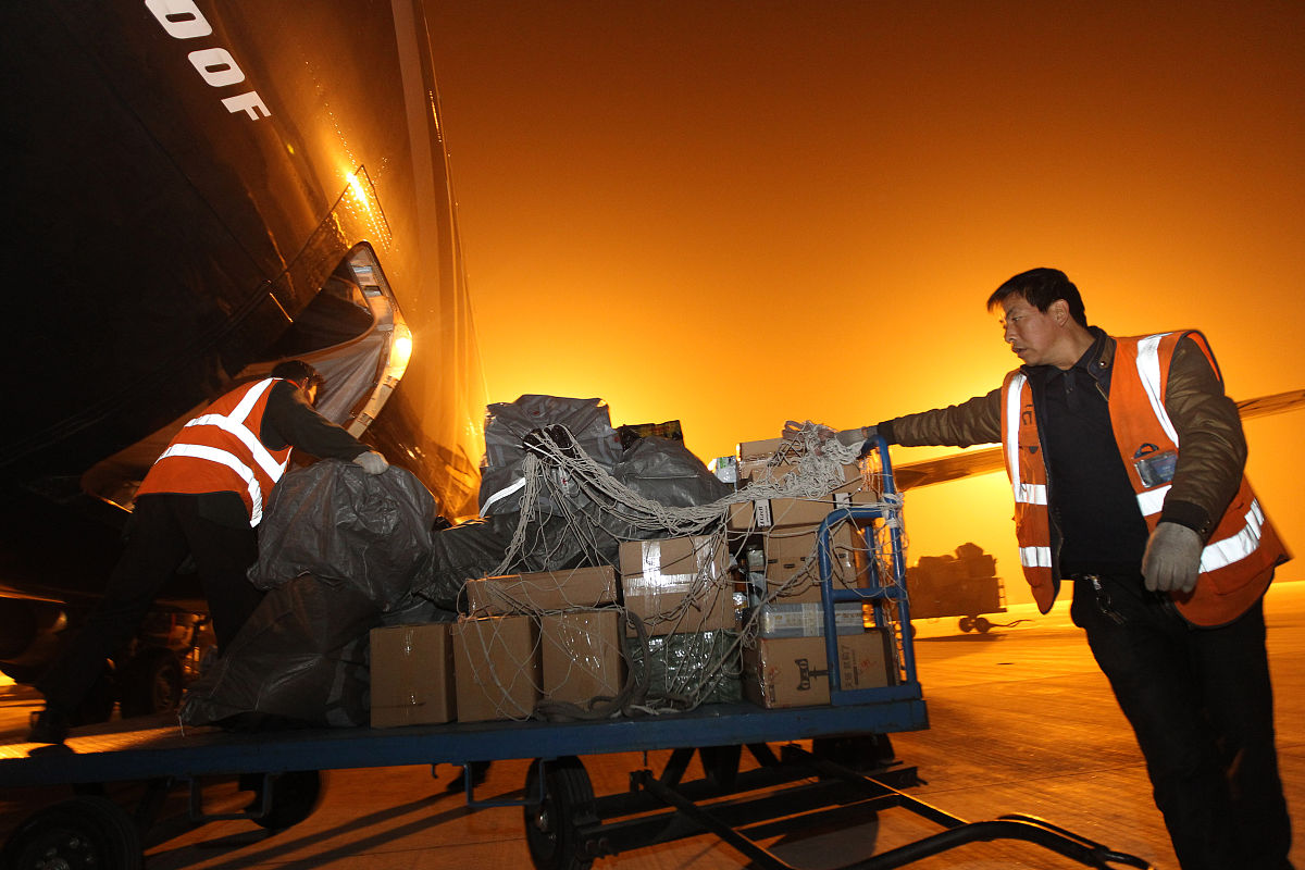 货物损坏原因调查：卸货时已损坏？运输途中高温？