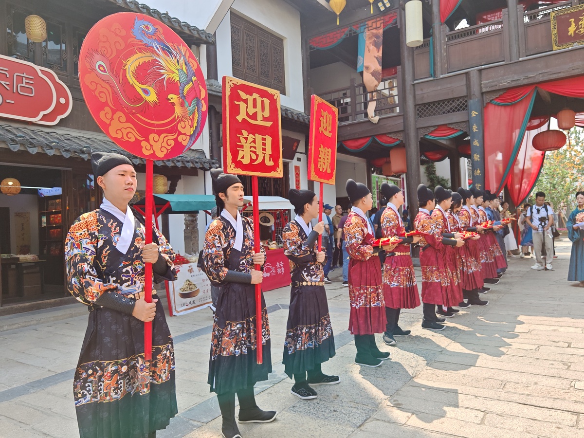 阐述民俗旅游概念500字