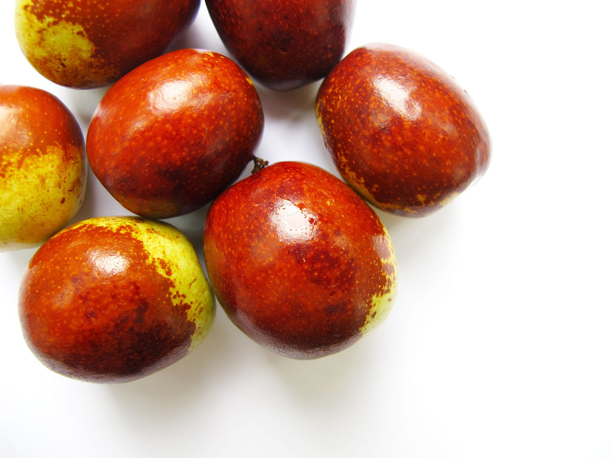 冬枣红色和青色哪个营养更丰富？_冬枣成熟度与营养价值对比