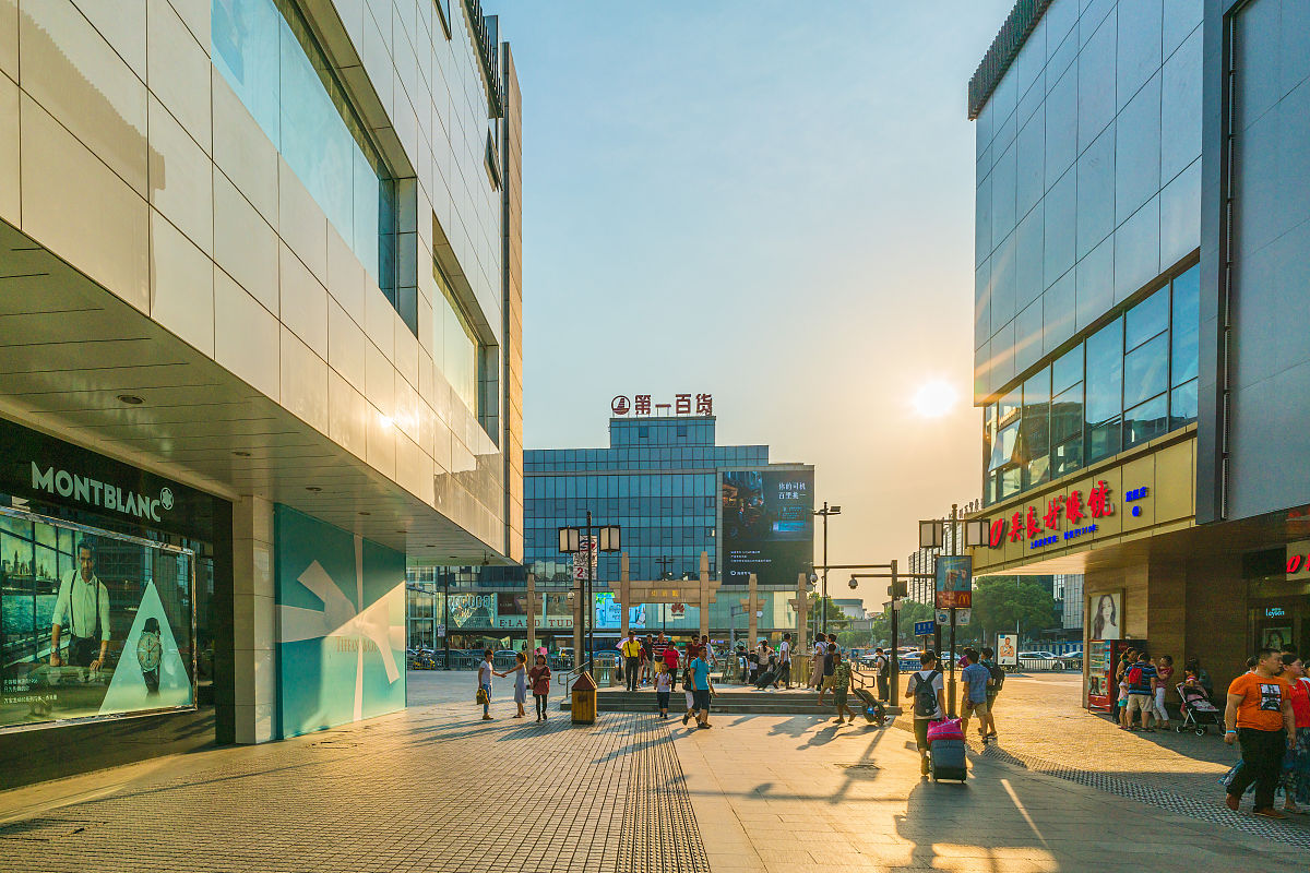 2017年8月11日,江苏省苏州市,观前街商圈.