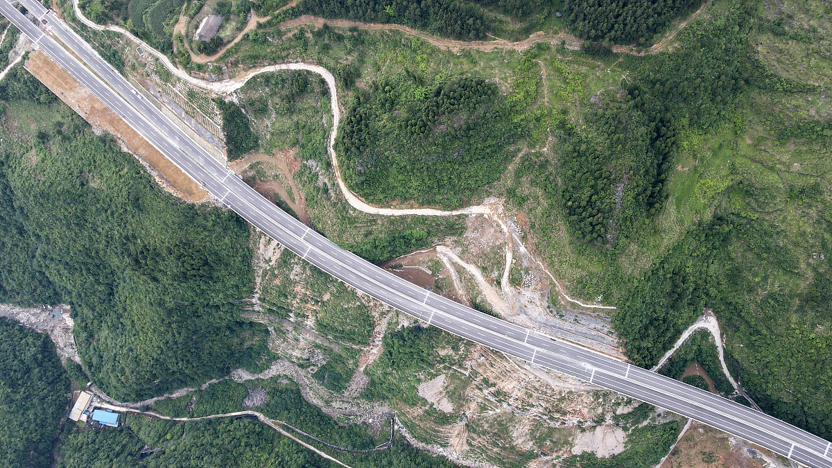 贵州省建筑材料工业学校2021年招生办联系电话