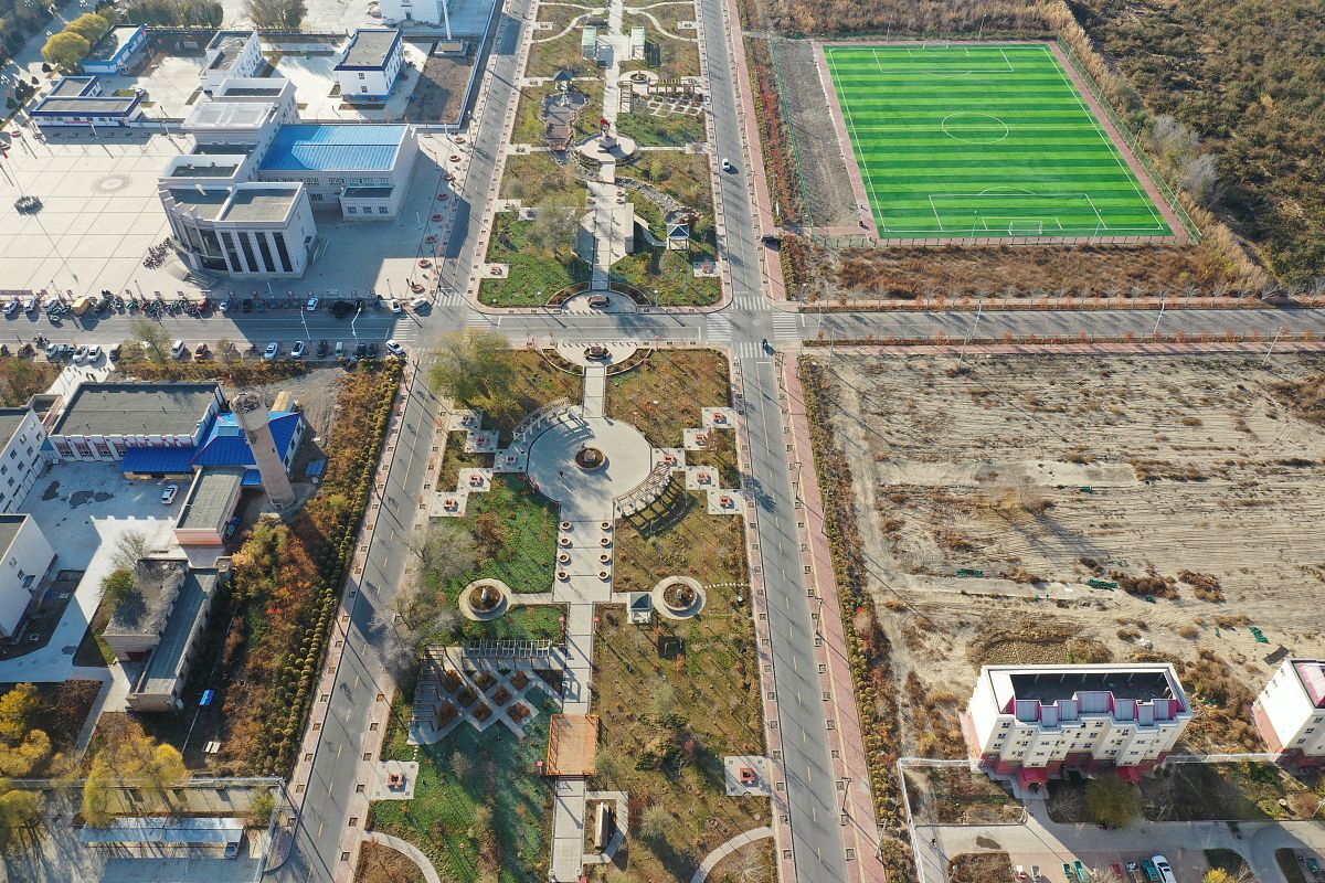 商丘市人民公园违建办公楼：多次叫停后，是否已纳入规划？