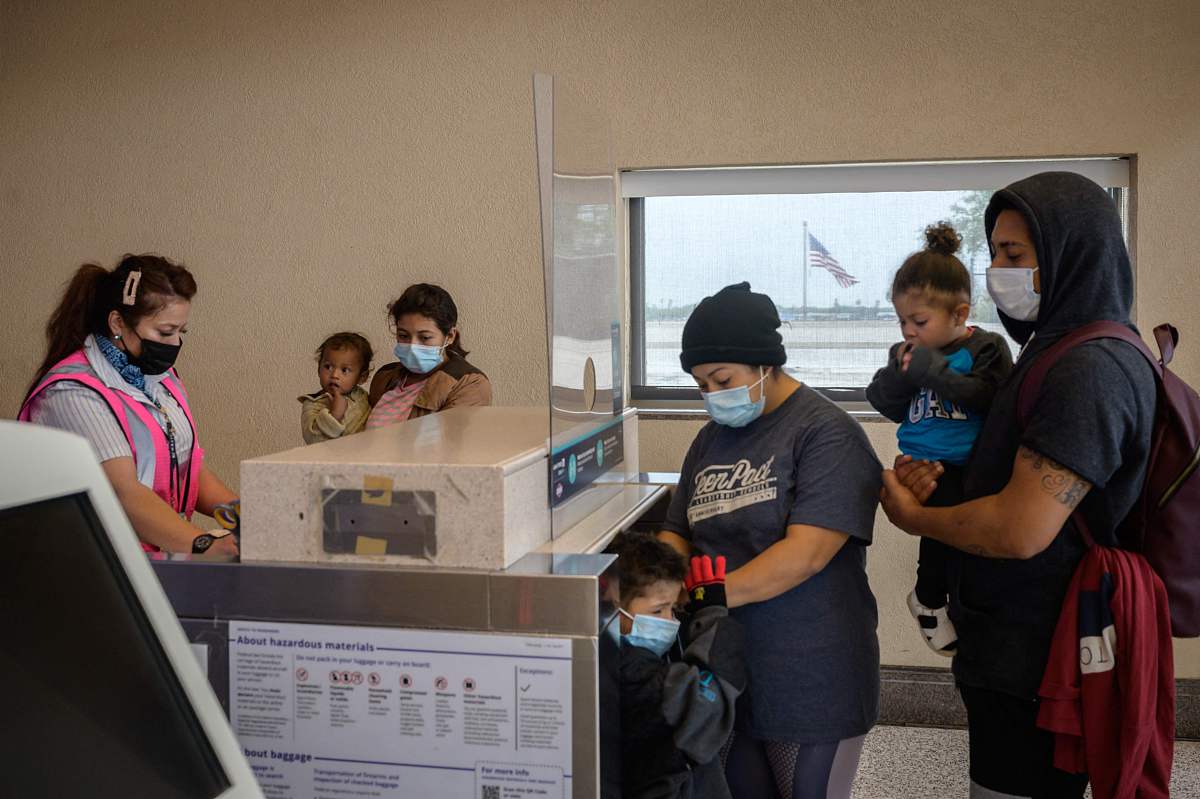 c语言程序设计在屏幕上显示如下杨辉三角形： 1 1 1 1 2 1 1 3 3 1 1 4 6 4