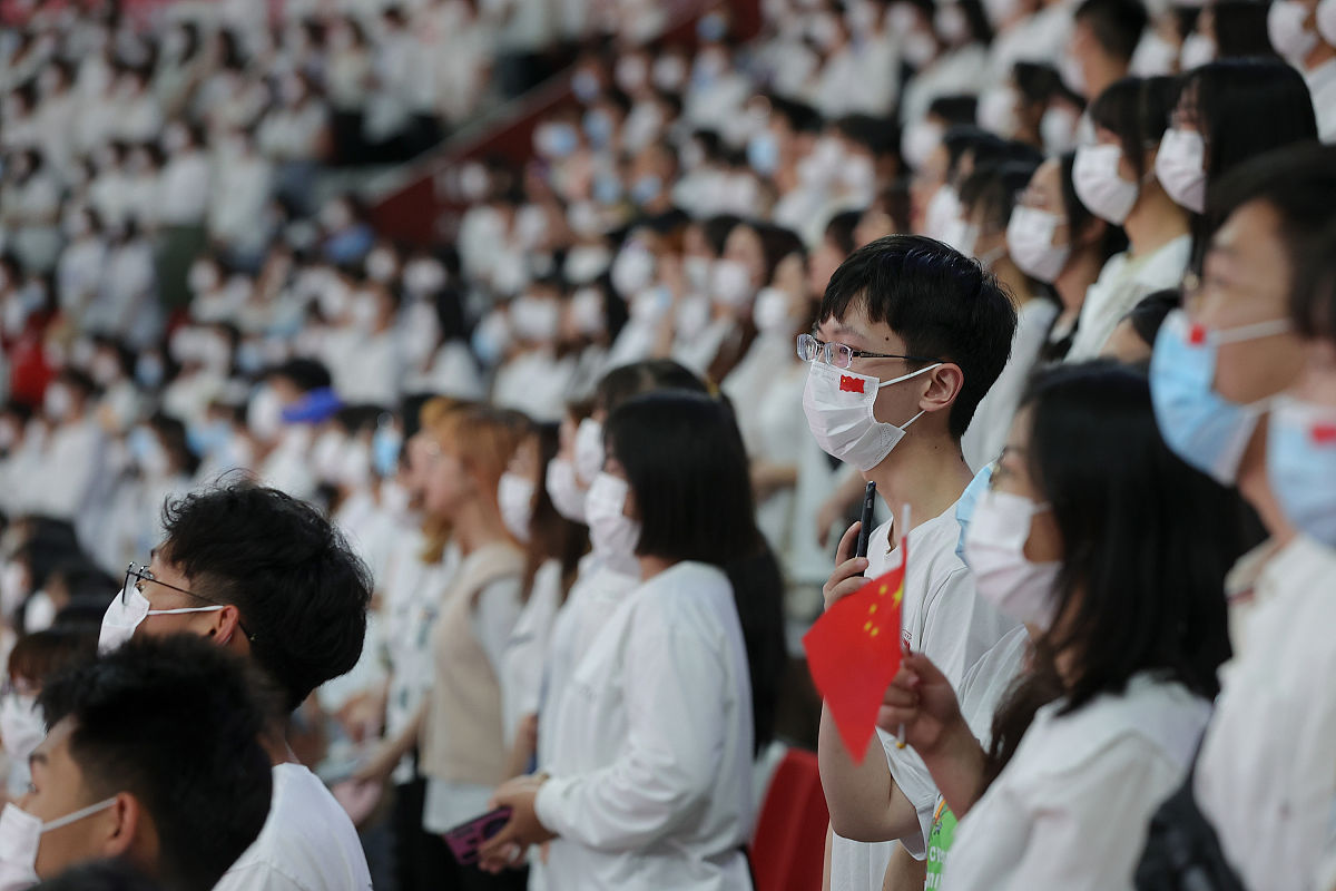 成都市开设护理学专业的学校哪个好好麽