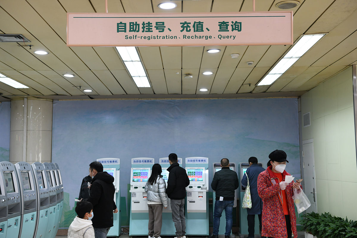 东港物联网学校高铁乘务专业：招生要求及发展前景