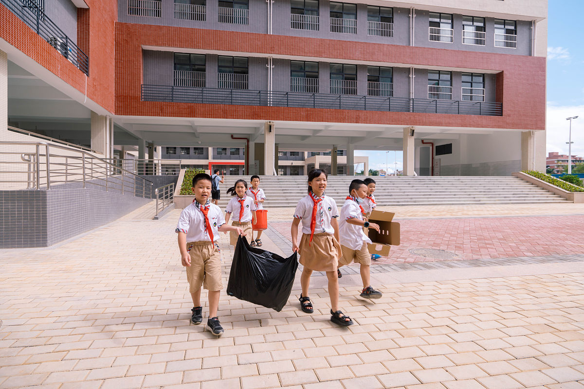 黄岭镇万长小学