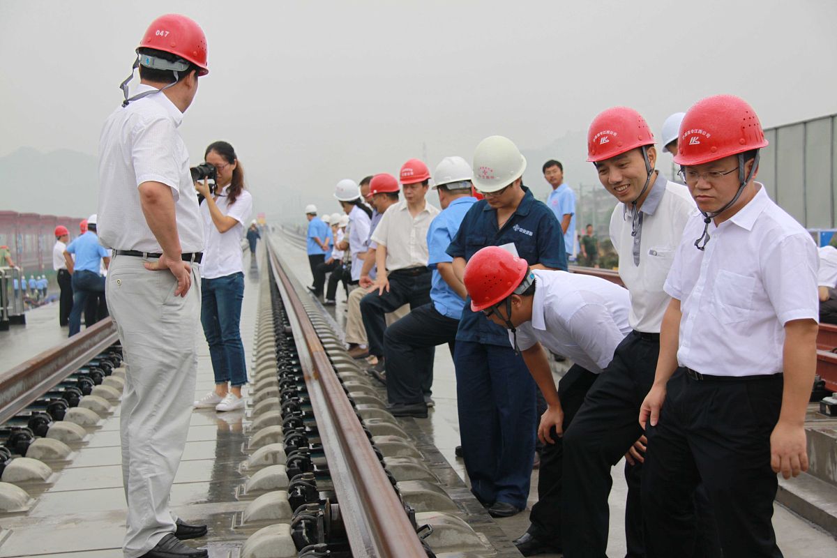 轻轨专业就业前景：未来发展趋势及方向