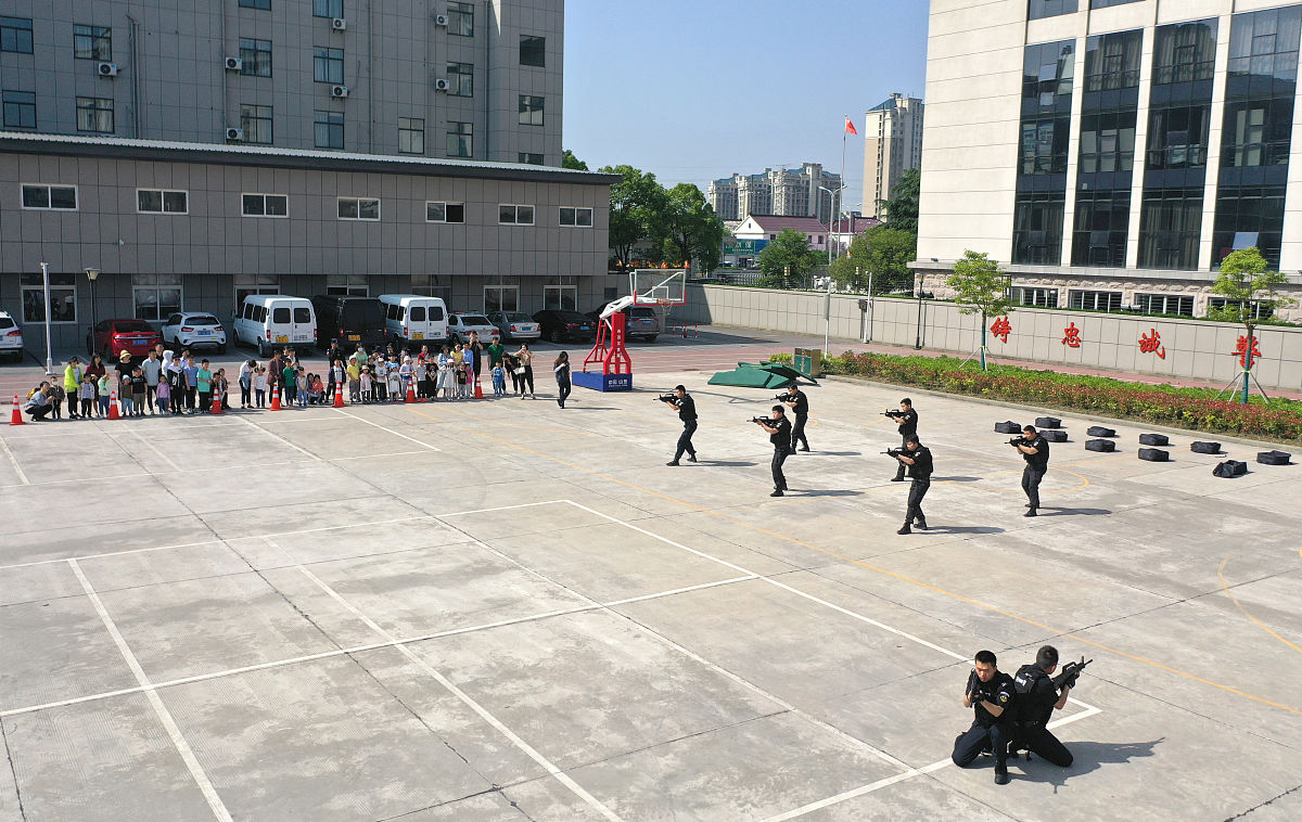 江油市职业中学校电子技术应用专业：前景广阔，应用广泛