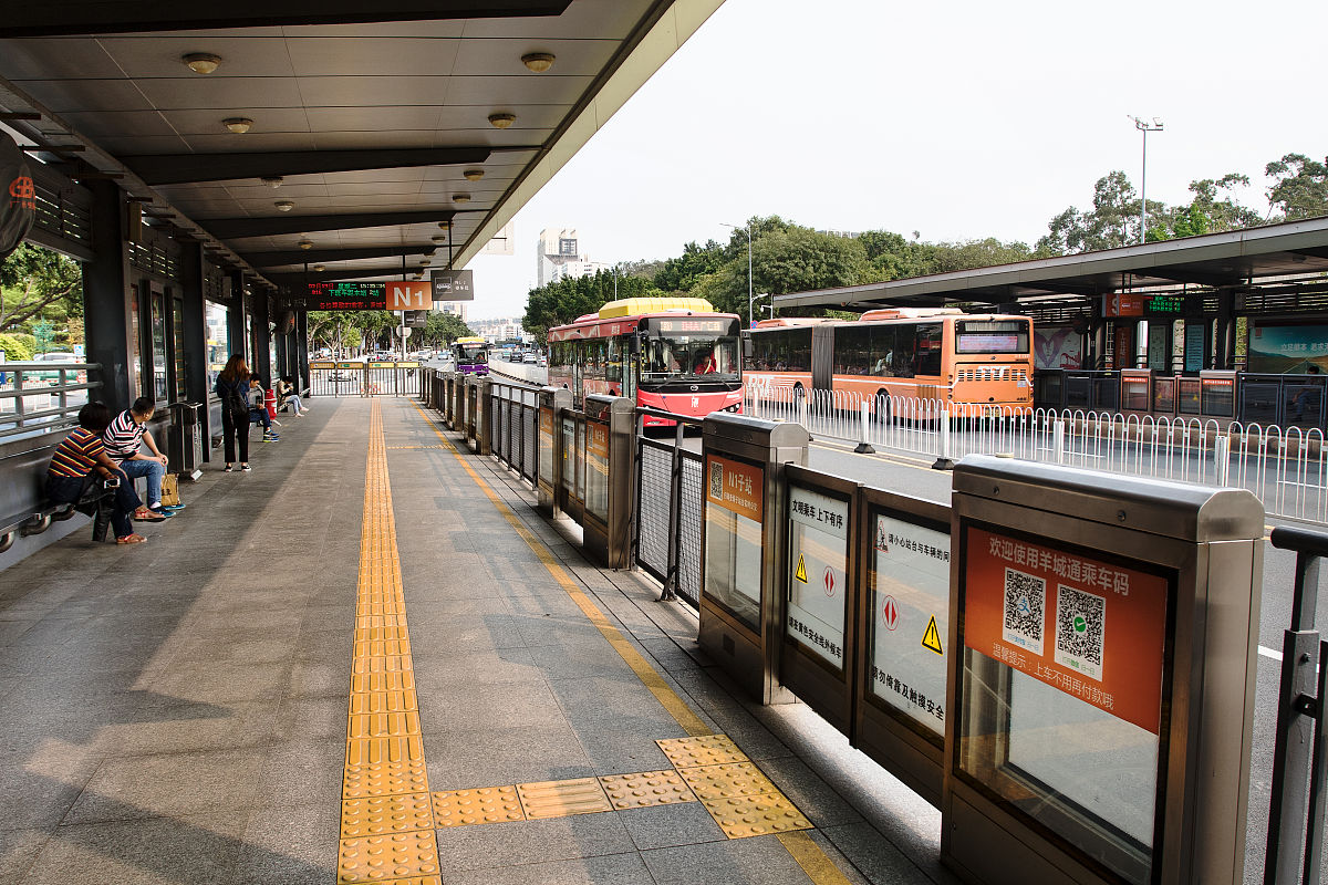 广州318路公交车路线详解：起点、终点、途经站点及运营时间