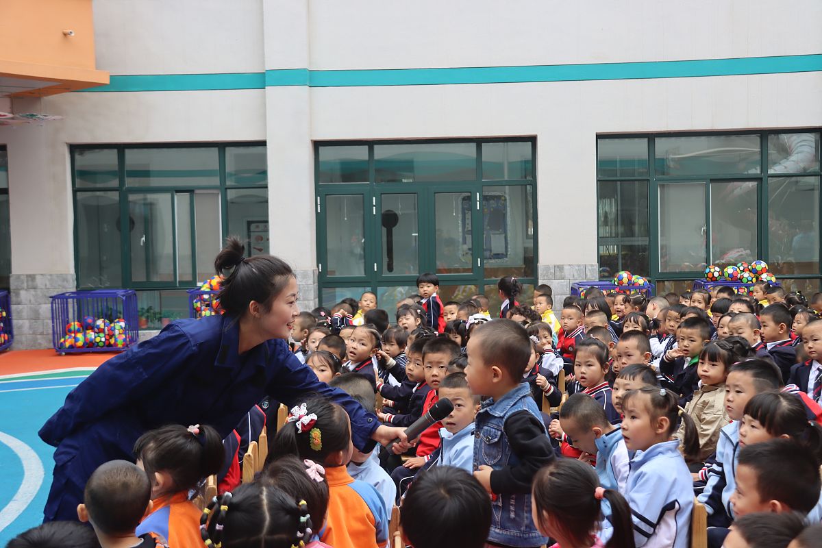 撰写一个关于提高自我保护意识的幼儿园教案