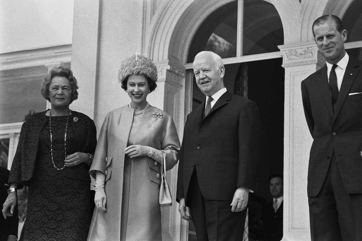 维多利亚女王二世死因：胃癌和老年衰竭