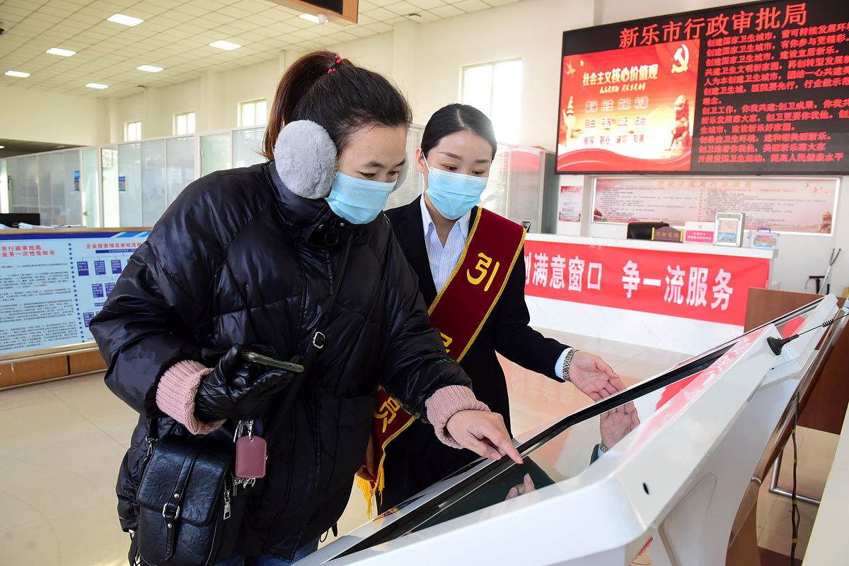 六查六看：一查政治站位方面：看四个意识是否树牢贯彻党中央、自治区党委、伊犁州党委、州卫健委党组以及医院党委的决策部署坚不坚决。重点查找铸牢中华民族共同体意识及总目标意识牢不牢、理想信念教育缺失、纪律警示教育不严、组织观念不强、作风建设不实、制度执行不力等六个方面的突出问题。