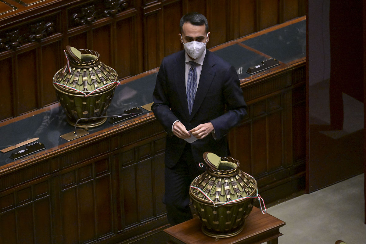 我村26名党员应到19名得票我村有正式党员二十名到会十三各我得了八票同意转正的票算通过了吗？