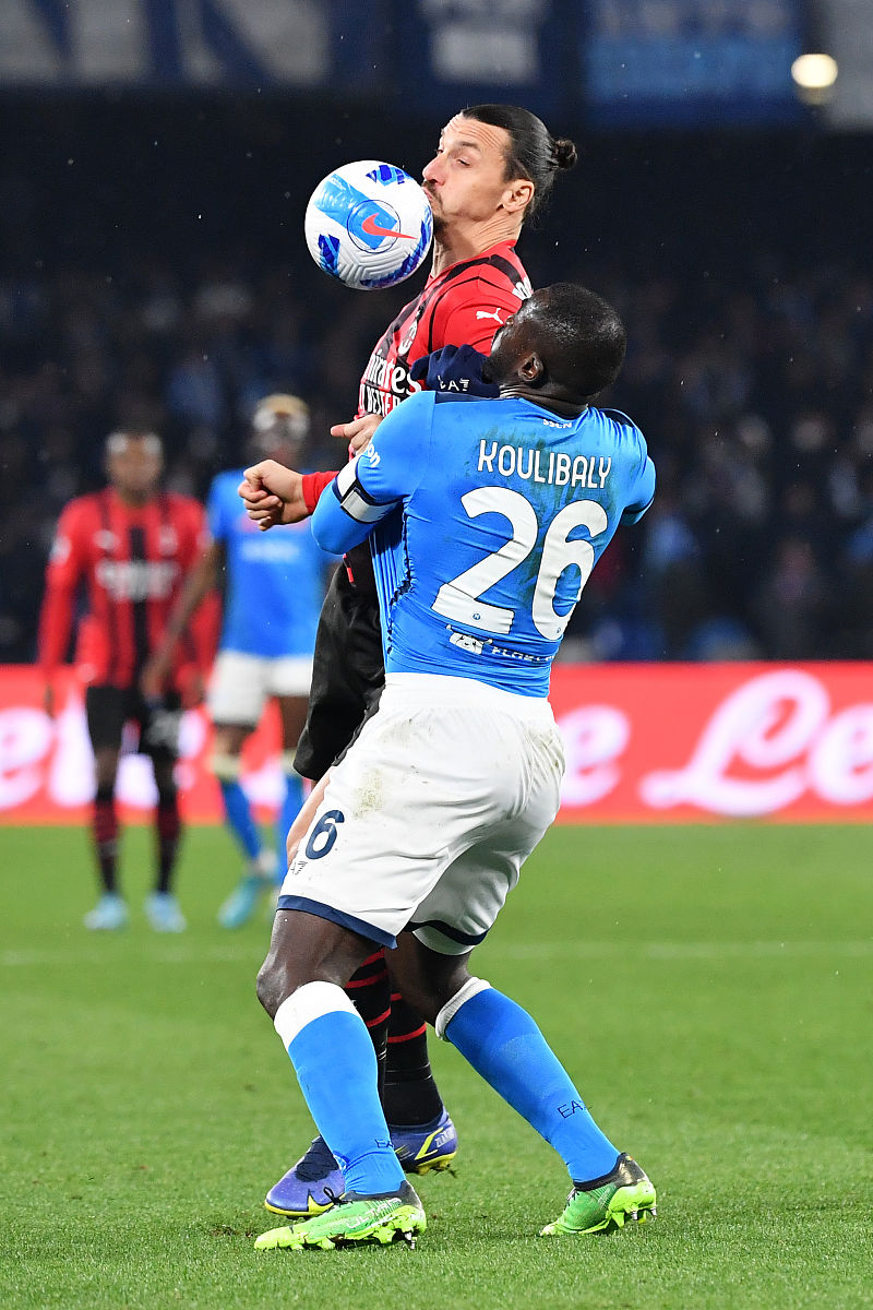 please generate summary with 10 sentences from httpswwwcbssportscomsoccernewsac-milan-vs-napoli-odds-picks-how-to-watch-live-stream-time-april-2-2023-italian-serie-a-predictions