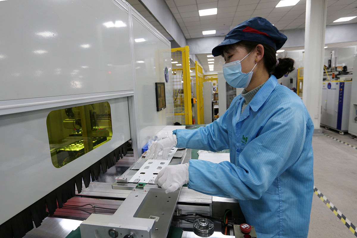新能源汽车工厂实习报告：生产流程、技术开发及管理运营体验