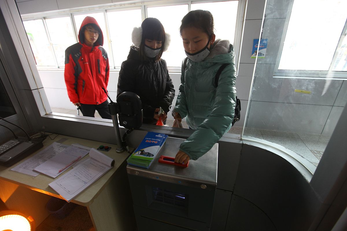 海关实习日记：甲醛测定中的社会、安全、健康、法律、文化及环境因素