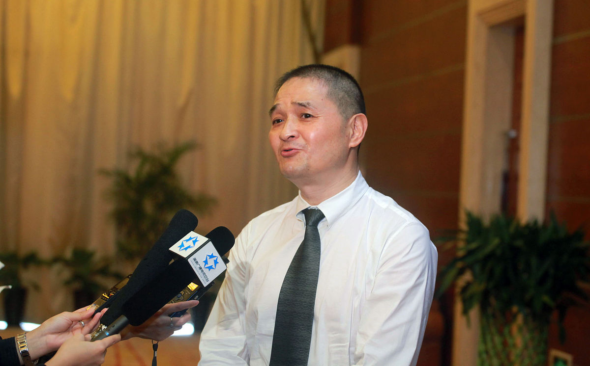 你现在身份是华润雪花啤酒公司的高级业务代表职位是业务主管请写1篇第五周工作周记字数在500字左右