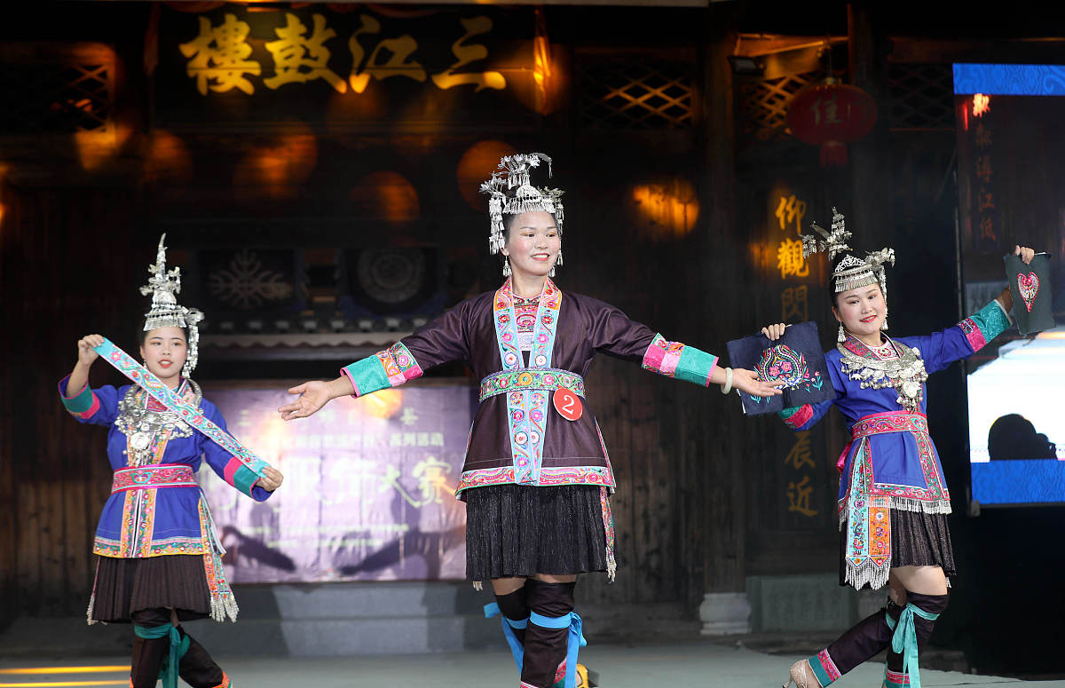 2021年6月12日,广西柳州,在三江侗族自治县古宜镇三江鼓楼坪,比赛选手